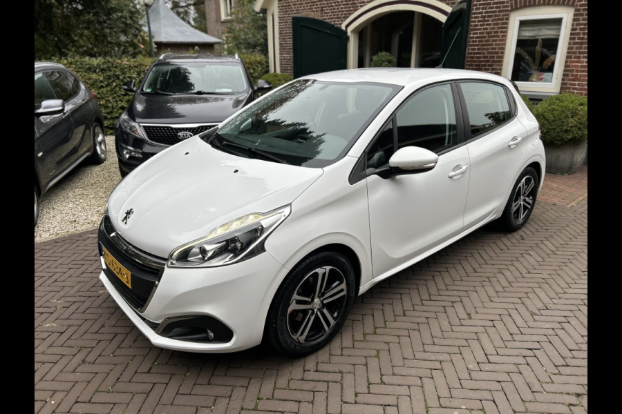 Peugeot 208 1.2 PT 5-drs. Navi, LMV, Trekhaak afn, 1e Eigenaar, 49 dkm!