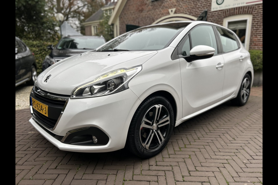 Peugeot 208 1.2 PT 5-drs. Navi, LMV, Trekhaak afn, 1e Eigenaar, 49 dkm!