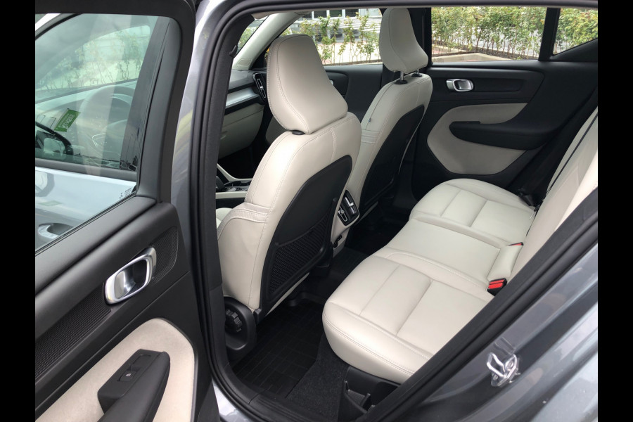 Volvo XC40 2.0 T4 Automaat - Panoramadak - Leder - Intellisafe Pro