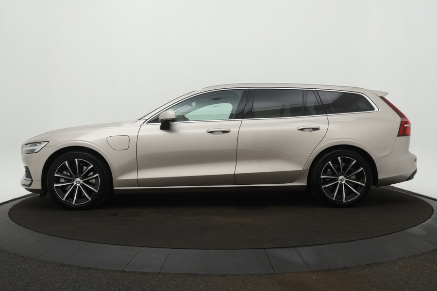 Volvo V60 BWJ 2023 / 2.0 T6 350PK Recharge AWD Core Bright | CLIMA | CAMERA A | NAVI | CRUISE | STOEL VERW. | STUURWIEL VERW. |