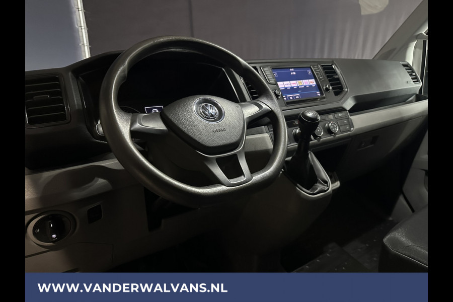 Volkswagen Crafter 2.0 TDI 141pk L3H3 L2H2 Euro6 Airco | Camera | 3000kg Trekhaak | Apple Carplay Android Auto, Parkeersensoren, Bijrijdersbank