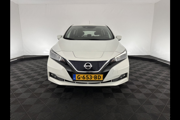 Nissan Leaf Acenta 40 kWh (INCL-BTW) *ADAPTIVE-CRUISE | DAB | NAVI-FULLMAP | CAMERA | ECC | COMFORT-SEATS | 16"ALU*