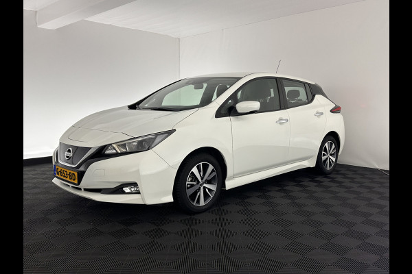 Nissan Leaf Acenta 40 kWh (INCL-BTW) *ADAPTIVE-CRUISE | DAB | NAVI-FULLMAP | CAMERA | ECC | COMFORT-SEATS | 16"ALU*