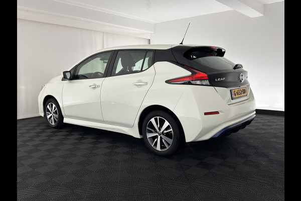 Nissan Leaf Acenta 40 kWh (INCL-BTW) *ADAPTIVE-CRUISE | DAB | NAVI-FULLMAP | CAMERA | ECC | COMFORT-SEATS | 16"ALU*