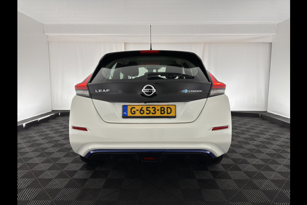 Nissan Leaf Acenta 40 kWh (INCL-BTW) *ADAPTIVE-CRUISE | DAB | NAVI-FULLMAP | CAMERA | ECC | COMFORT-SEATS | 16"ALU*