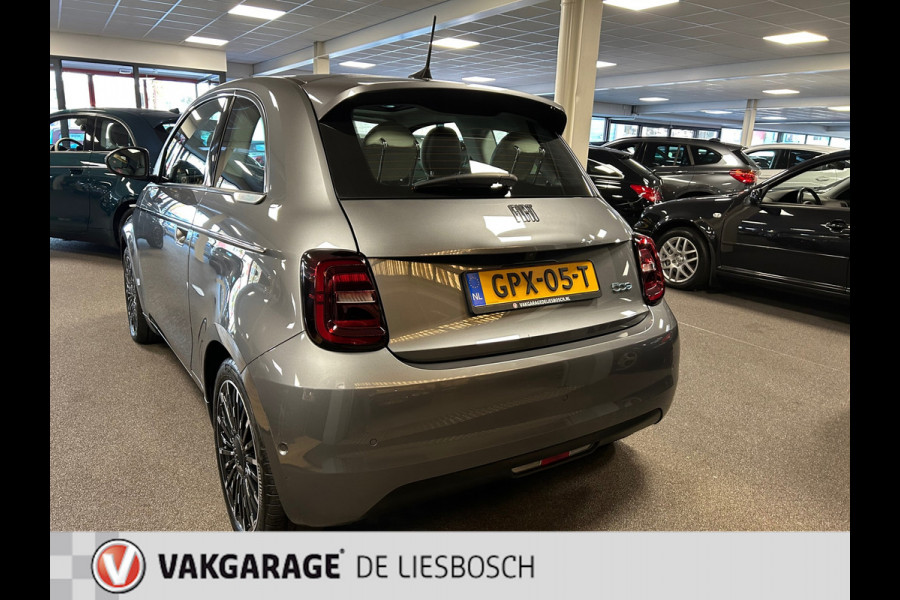 Fiat 500E La Prima 42 kWh / leder / panorama-dak / Navigatie / led / Apple carplay