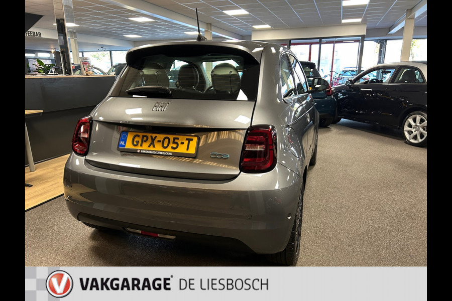 Fiat 500E La Prima 42 kWh / leder / panorama-dak / Navigatie / led / Apple carplay