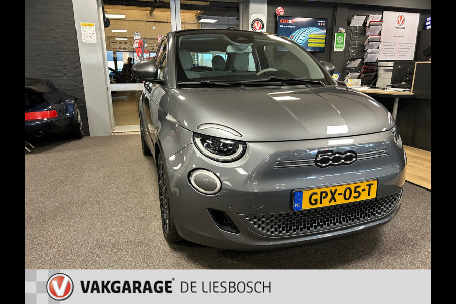 Fiat 500E La Prima 42 kWh / leder / panorama-dak / Navigatie / led / Apple carplay