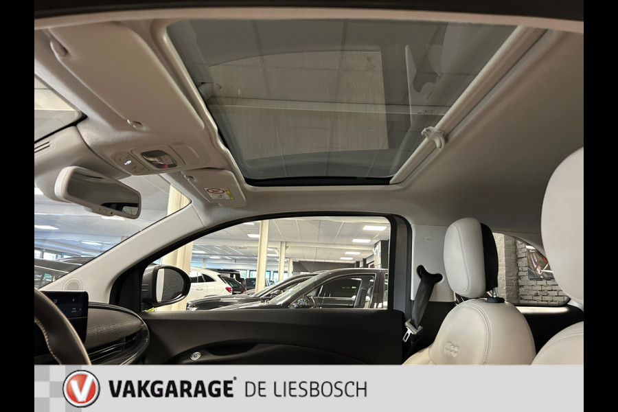 Fiat 500E La Prima 42 kWh / leder / panorama-dak / Navigatie / led / Apple carplay