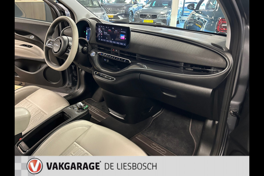 Fiat 500E La Prima 42 kWh / leder / panorama-dak / Navigatie / led / Apple carplay