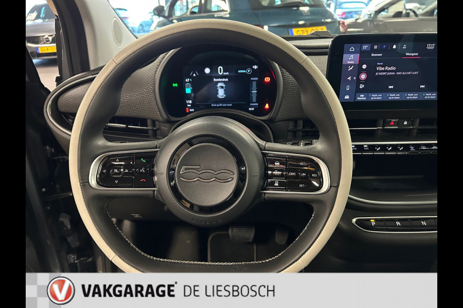 Fiat 500E La Prima 42 kWh / leder / panorama-dak / Navigatie / led / Apple carplay