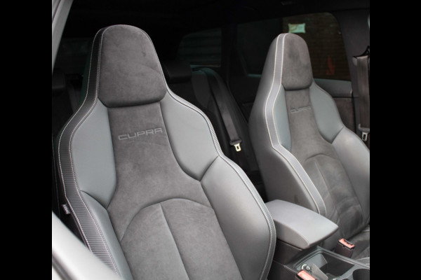 Seat León ST Cupra 300 4Drive DSG-7/Pano/DCC/Schaalstoelen/Sfeer