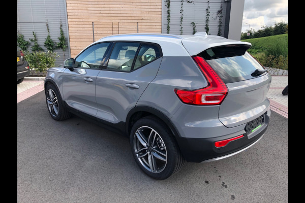 Volvo XC40 2.0 T4 Automaat - Panoramadak - Leder - Intellisafe Pro