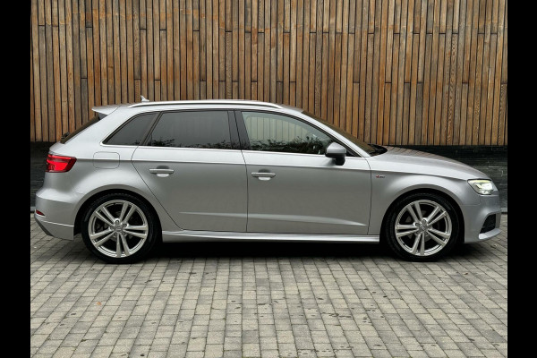 Audi A3 Sportback 1.5 TFSI S-line Automaat | Navi MMI | LED | Dakrails | Getint glas | Climate control | Cruise control | Parkeersensore