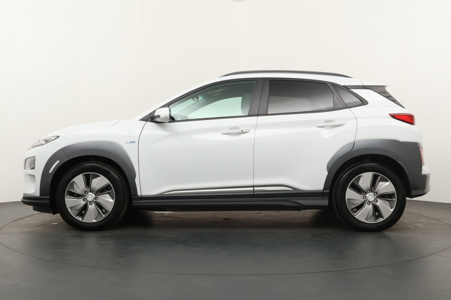 Hyundai Kona BWJ 2019 | EV Comfort 64 kWh (Subsidie mogelijk) INCL BTW | CLIMA | CAMERA A | STOEL VERW | NAVI | CARPLAY | AD. CRUISE |