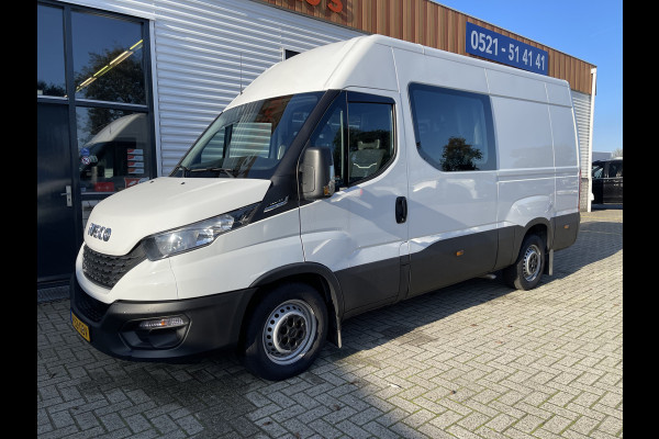 Iveco Daily 35S16V 2.3 automaat L2H2 dubbel cabine DC 7 persoons ! / vaste prijs rijklaar € 30.950 ex btw / lease vanaf € 554 / climate control / 270 graden deuren / mag 3500 kg trekken !