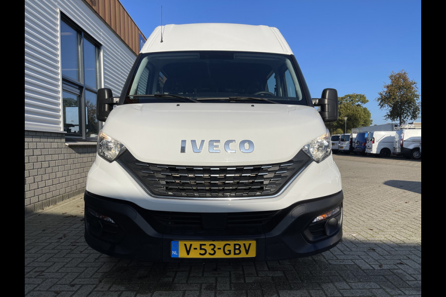 Iveco Daily 35S16V 2.3 automaat L2H2 dubbel cabine DC 7 persoons ! / vaste prijs rijklaar € 30.950 ex btw / lease vanaf € 554 / climate control / 270 graden deuren / mag 3500 kg trekken !