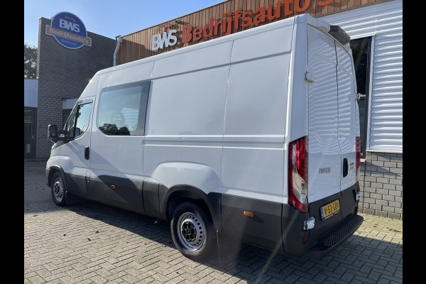 Iveco Daily 35S16V 2.3 automaat L2H2 dubbel cabine DC 7 persoons ! / vaste prijs rijklaar € 30.950 ex btw / lease vanaf € 554 / climate control / 270 graden deuren / mag 3500 kg trekken !