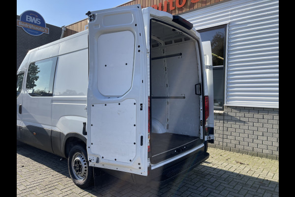 Iveco Daily 35S16V 2.3 automaat L2H2 dubbel cabine DC 7 persoons ! / vaste prijs rijklaar € 30.950 ex btw / lease vanaf € 554 / climate control / 270 graden deuren / mag 3500 kg trekken !