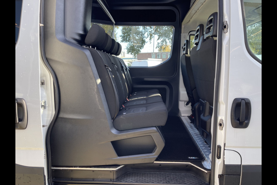 Iveco Daily 35S16V 2.3 automaat L2H2 dubbel cabine DC 7 persoons ! / vaste prijs rijklaar € 30.950 ex btw / lease vanaf € 554 / climate control / 270 graden deuren / mag 3500 kg trekken !