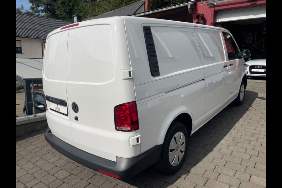 Volkswagen Transporter 2.0 TDI L2H1 34 | Nieuw | Direct Leverbaar | Meermaals op voorraad