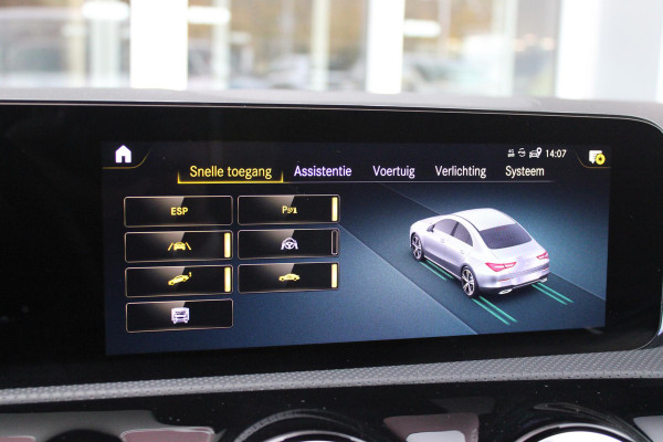 Mercedes-Benz CLA-Klasse 200 163PK AUTOMAAT BUSINESS SOLUTION AMG | PANORAMISCH SCHUIF/KANTEL DAK | SFEER VERLICHTING | APPLE CARPLAY/ANDROID AUTO | ACHTERUITRIJ CAMERA | CLIMATE CONTROL | STOEL VERWARMING | LICHTMETALEN VELGEN 18" | NAVIGATIE | LED MULTI BEAM KOPLAMPEN | DODEHOEK DETECTIE | KEYLESS ENTRY/START | ALL SEASON BANDEN |