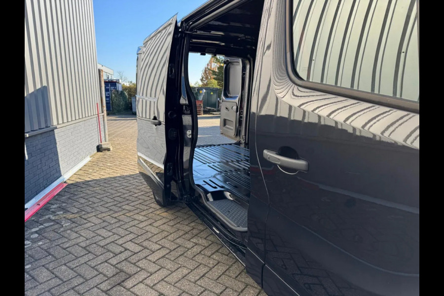 Renault Trafic L2H1 RED EXCLUSIVE E-TECH