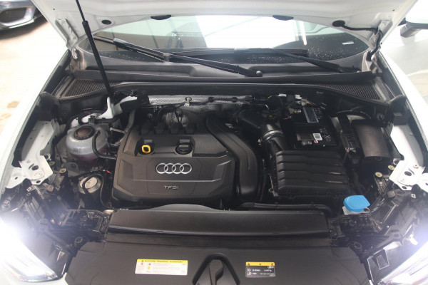 Audi Q3 35 TFSI 2x S-Line PANO-VITRUAL-MATRIX-KEYLESS-TREKHAAK