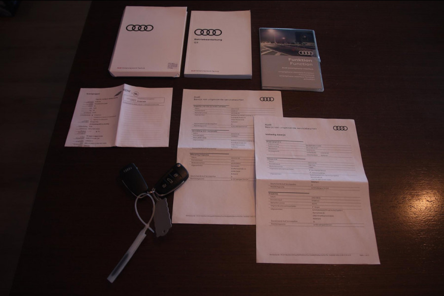 Audi Q3 35 TFSI 2x S-Line PANO-VITRUAL-MATRIX-KEYLESS-TREKHAAK