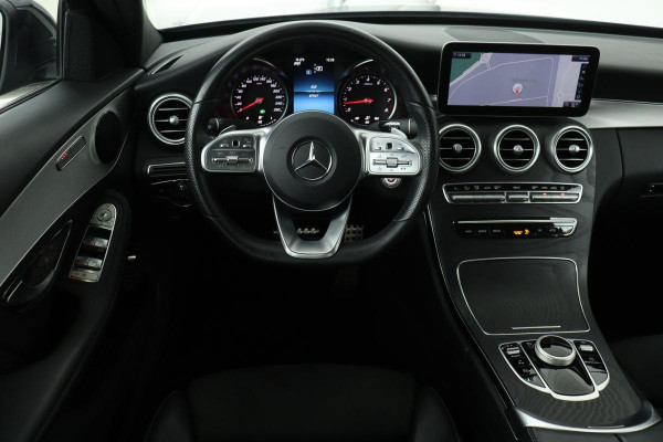 Mercedes-Benz C-Klasse 300 AMG | Adaptive cruise | Stoelverwarming | Carplay | Trekhaak | Navigatie | Half leder | Full LED | Dubbel glas