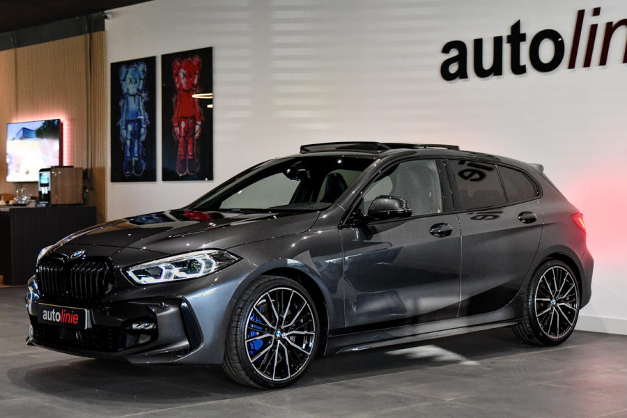 BMW 1-serie 120i M-Sport, Aero, Pano, M-Sportzetels, HUD, H/K, Stuurvw, Leder, Camera, CarPlay, M-Sport remmen!