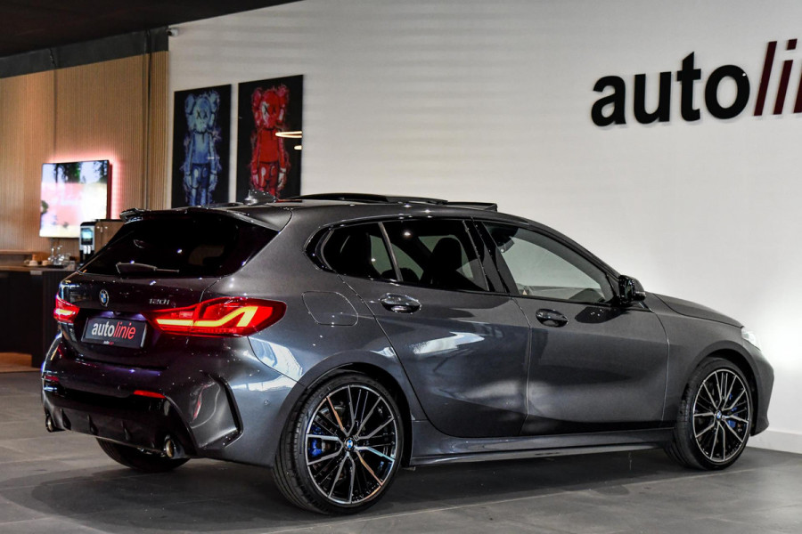 BMW 1-serie 120i M-Sport, Aero, Pano, M-Sportzetels, HUD, H/K, Stuurvw, Leder, Camera, CarPlay, M-Sport remmen!