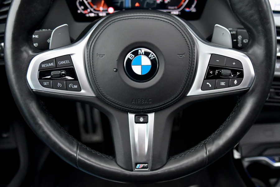 BMW 1-serie 120i M-Sport, Aero, Pano, M-Sportzetels, HUD, H/K, Stuurvw, Leder, Camera, CarPlay, M-Sport remmen!