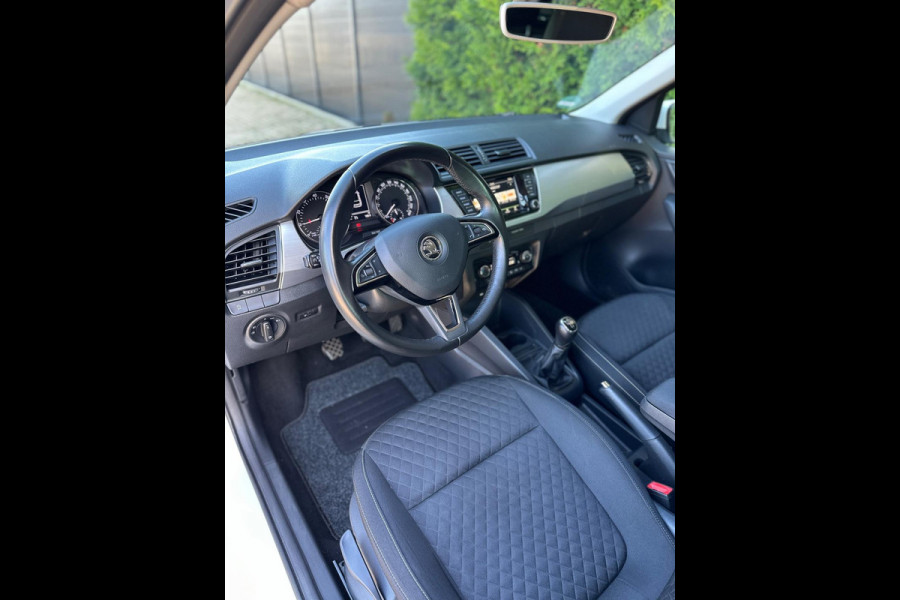 Škoda Fabia Combi 1.2 TSI Drive CarPlay LED Navi