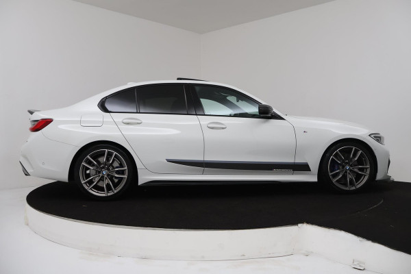 BMW 3-serie 330i High Executive Edition M Performance (PANORAMADAK, HEAD-UP, M-PAKKET, STOELVERWARMING, DEALER ONDERHOUDEN, CAMERA