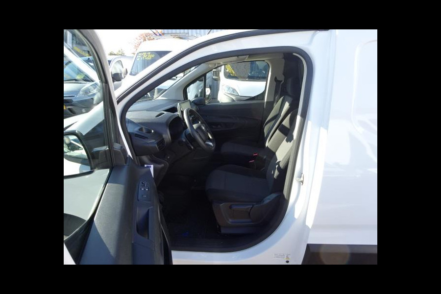 Toyota PROACE CITY 1.5 D-4D Navigator Long 130 PK NAVI CRUISE PDC