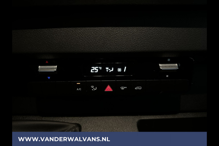 Mercedes-Benz Sprinter 317 CDI 170pk L3H2 Euro6 Airco | Camera | Navigatie | Chauffeursstoel Parkeersensoren, Bijrijdersbank