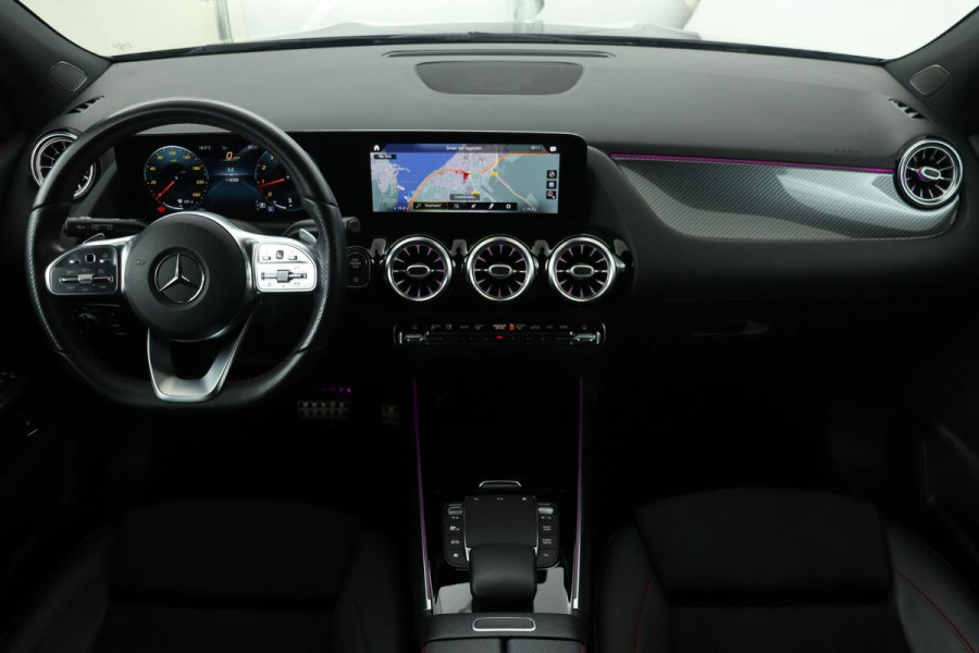 Mercedes-Benz GLA 200 AMG | Carplay | Stoelverwarming | Camera | Widescreen | Full LED | Navigatie | Park Assist | Half leder | DAB+