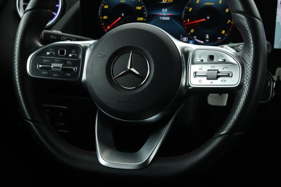 Mercedes-Benz GLA 200 AMG | Carplay | Stoelverwarming | Camera | Widescreen | Full LED | Navigatie | Park Assist | Half leder | DAB+