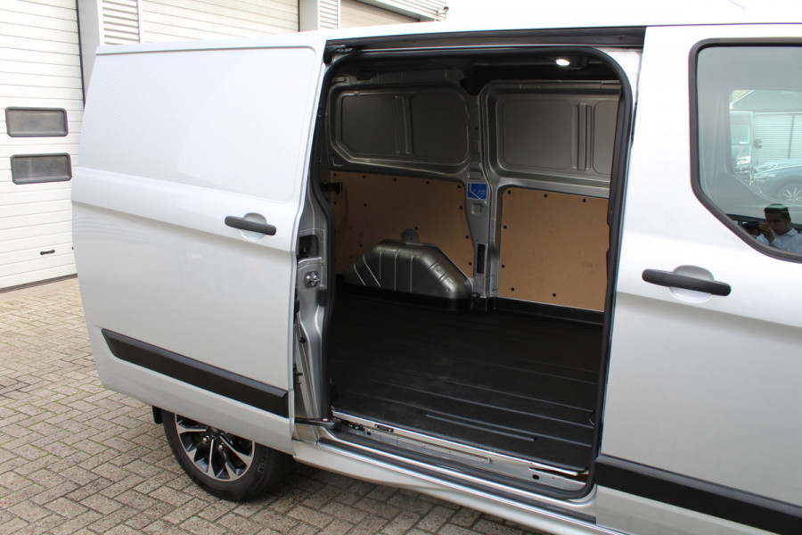 Ford Transit Custom 300 2.0 TDCI 131PK L1H1 Trend | Sport Pakket | BLIS | Winterpack | Camera | 18''