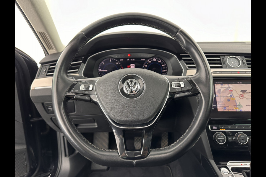 Volkswagen Passat Variant 2.0 BiTDI 4Motion Highline Executive-Pack Aut. *PANO | ADAPTIVE-CRUISE | DIGI-COCKPIT | NAVI-FULLMAP | LEDER-ALCANTARA | FULL-LED | ERGONOMIC-COMFORT-SEATS | KEYLESS | ECC | PARKPILOT | TOWBAR | 17''ALU*