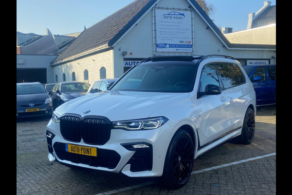 BMW X7 40i LASER/7ZITS/COPILOT/PANO/SWAROVSKI