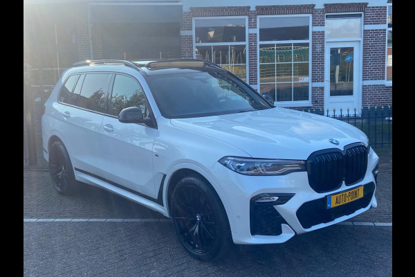 BMW X7 40i LASER/7ZITS/COPILOT/PANO/SWAROVSKI