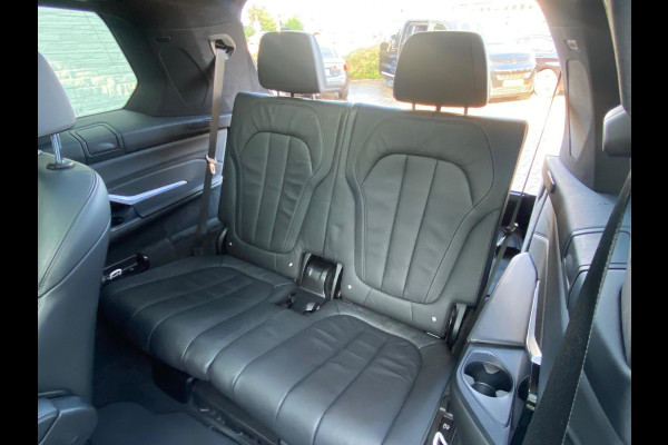 BMW X7 40i LASER/7ZITS/COPILOT/PANO/SWAROVSKI