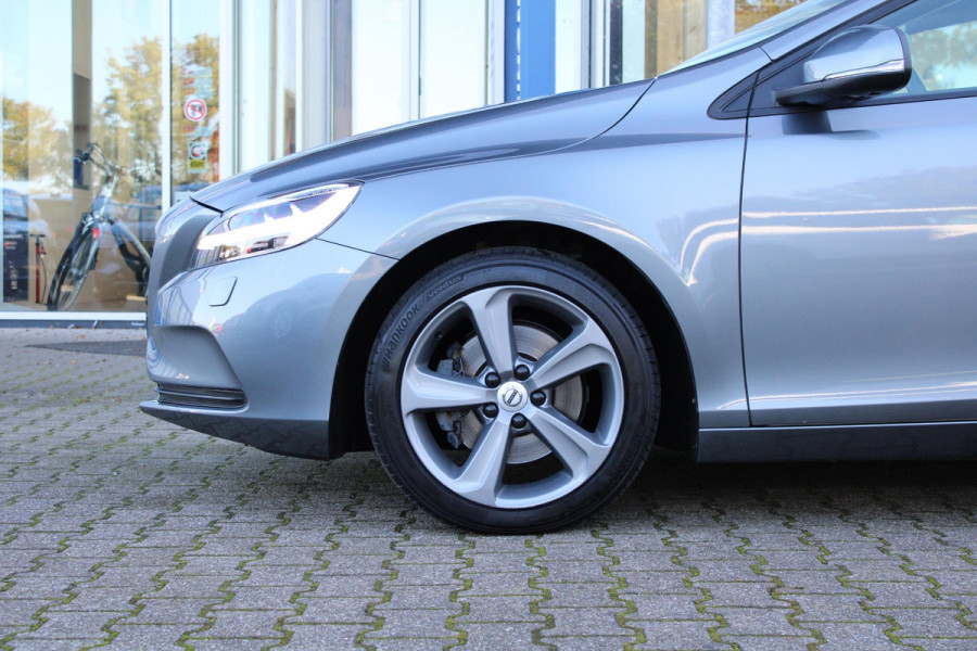 Volvo V40 2.0 T3 Nordic+ Navigatie | Parkeersensoren | Cruise Control | Stoelverwarming | Climate Control | Goed Onderhouden |