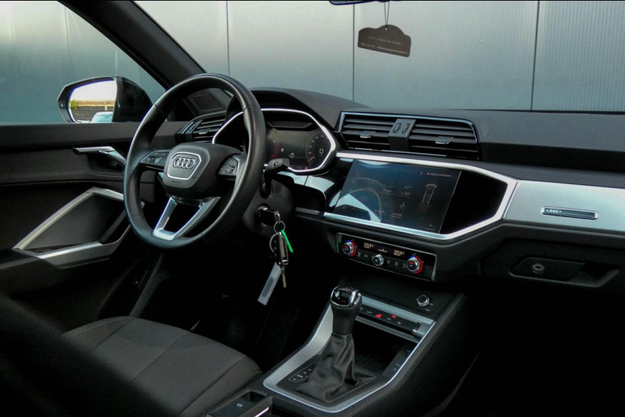 Audi Q3 Sportback 45 TFSI e S Edition | S-LINE | PANORAMADAK | DRAADLOZE TELEFOON LADER | DEALERONDERHOUDEN