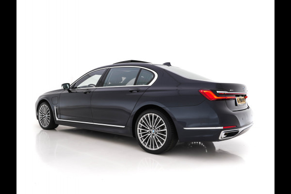 BMW 7 Serie 745Le xDrive High Executive (INCL.BTW) *PANO | HEAD-UP | LASER-LED | VOLLEDER | MEMORY-PACK | SOFT-CLOSE | 360°CAMERA | KEYLESS | VIRTUAL-COCKPIT | NAVI-FULLMAP | 20''ALU | COMFORT-SEATS*