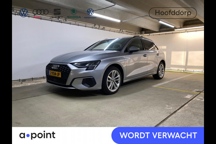 Audi A3 Sportback 40 TFSI e Edition 204 pk S-tronic | Verlengde garantie | Navigatie | Parkeersensoren (Park assist) | Adaptieve cruise control | Stoelverwarming |