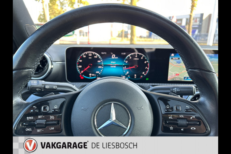 Mercedes-Benz A-Klasse 200 Premium/pano/wide screen/navi/stoelverw/camera/boeken