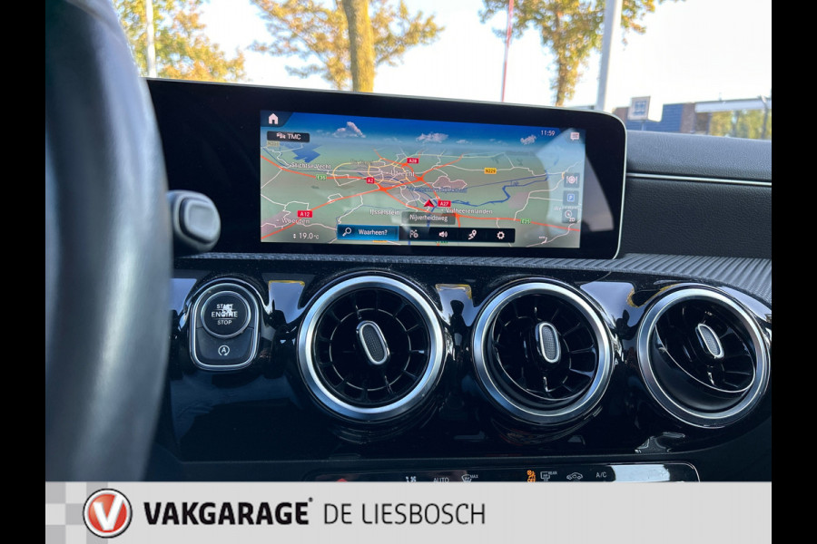 Mercedes-Benz A-Klasse 200 Premium/pano/wide screen/navi/stoelverw/camera/boeken